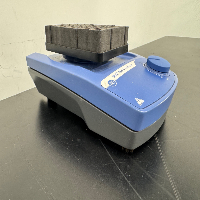 IKA MS 3 Vortexer image 0